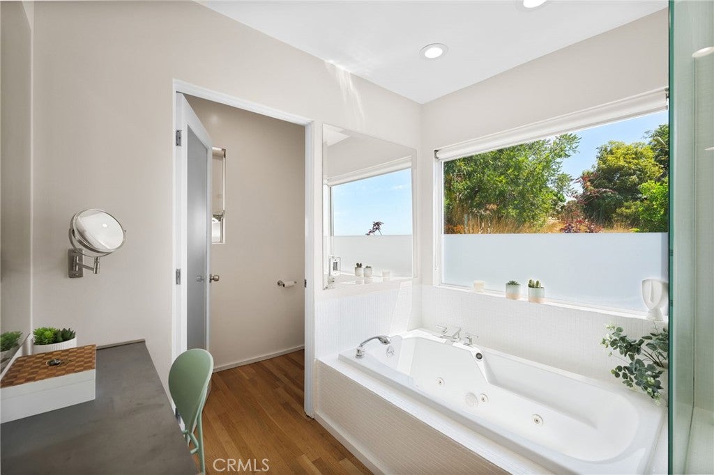 Los Angeles, California, 90069, United States, 3 Bedrooms Bedrooms, ,4 BathroomsBathrooms,Residential,Active,1959526