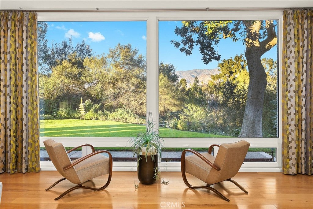 Pasadena, California, 91106, United States, 6 Bedrooms Bedrooms, ,9 BathroomsBathrooms,Residential,Active,1898207