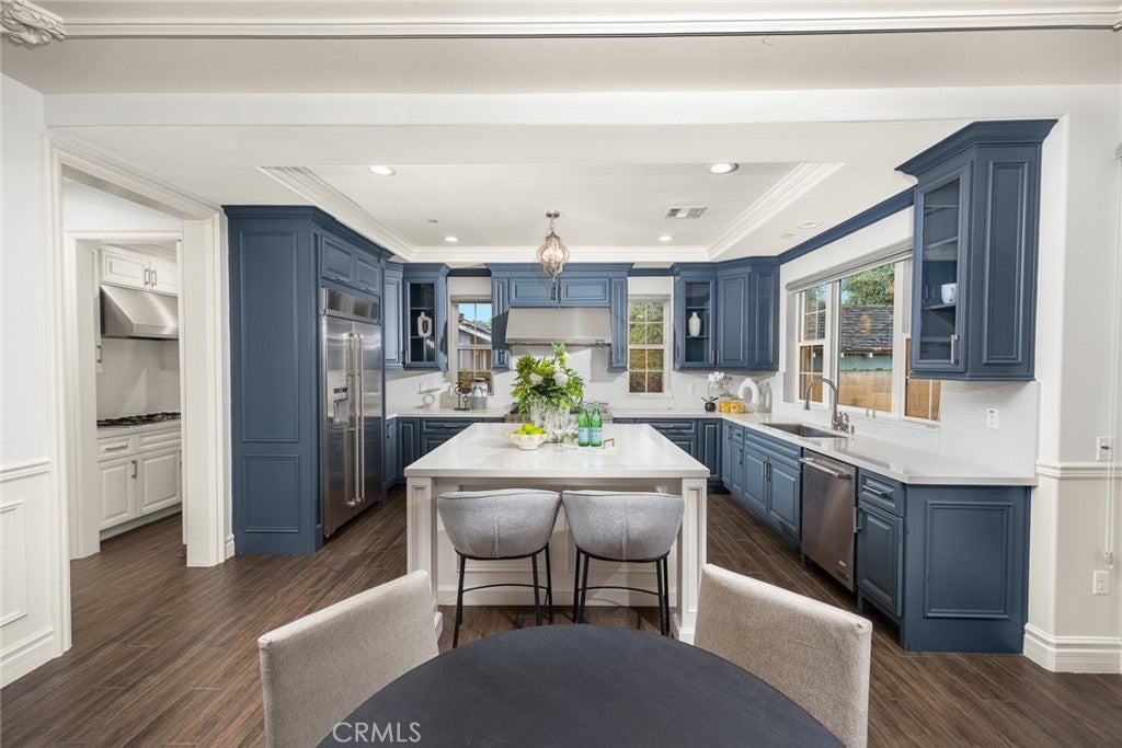 Arcadia, California, 91007, United States, 5 Bedrooms Bedrooms, ,6 BathroomsBathrooms,Residential,Active,1941105