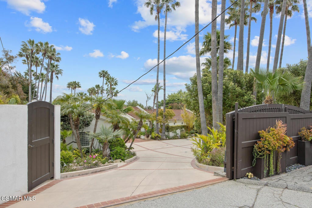 Malibu, California, 90265, United States, 4 Bedrooms Bedrooms, ,5 BathroomsBathrooms,Residential,Active,1892428