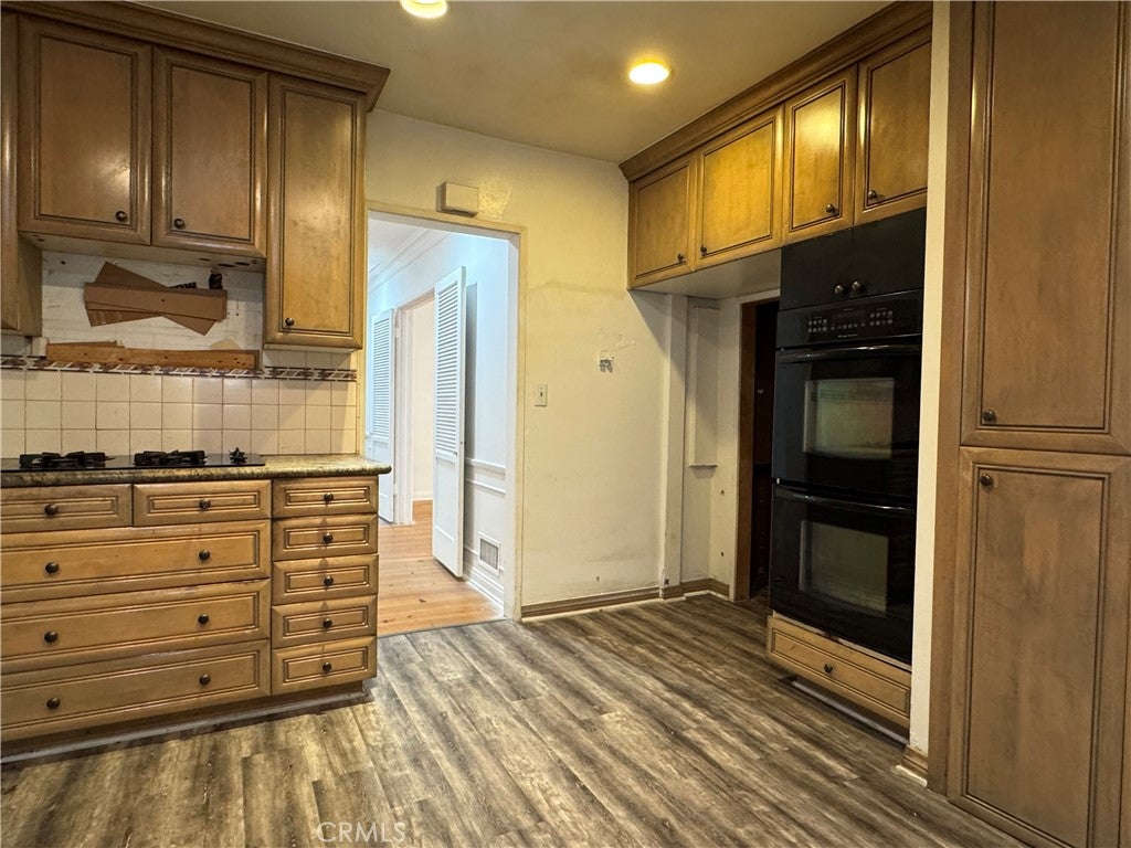 Los Angeles, California, 90036, United States, 5 Bedrooms Bedrooms, ,4 BathroomsBathrooms,Residential,Active,1952991