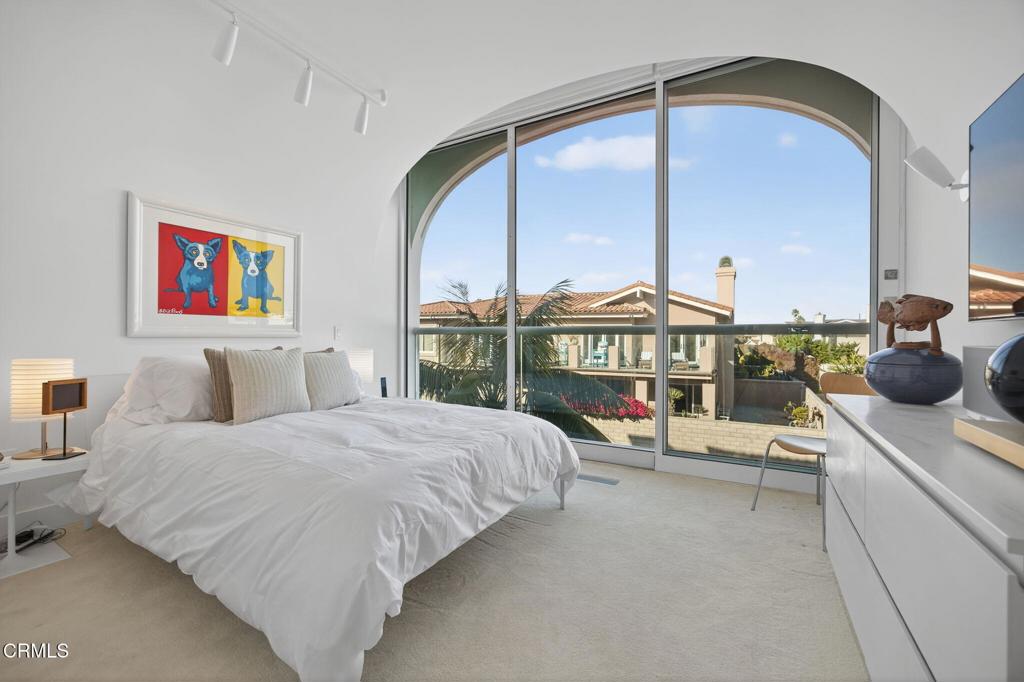 Oxnard, California, 93035, United States, 4 Bedrooms Bedrooms, ,5 BathroomsBathrooms,Residential,Active,1904736