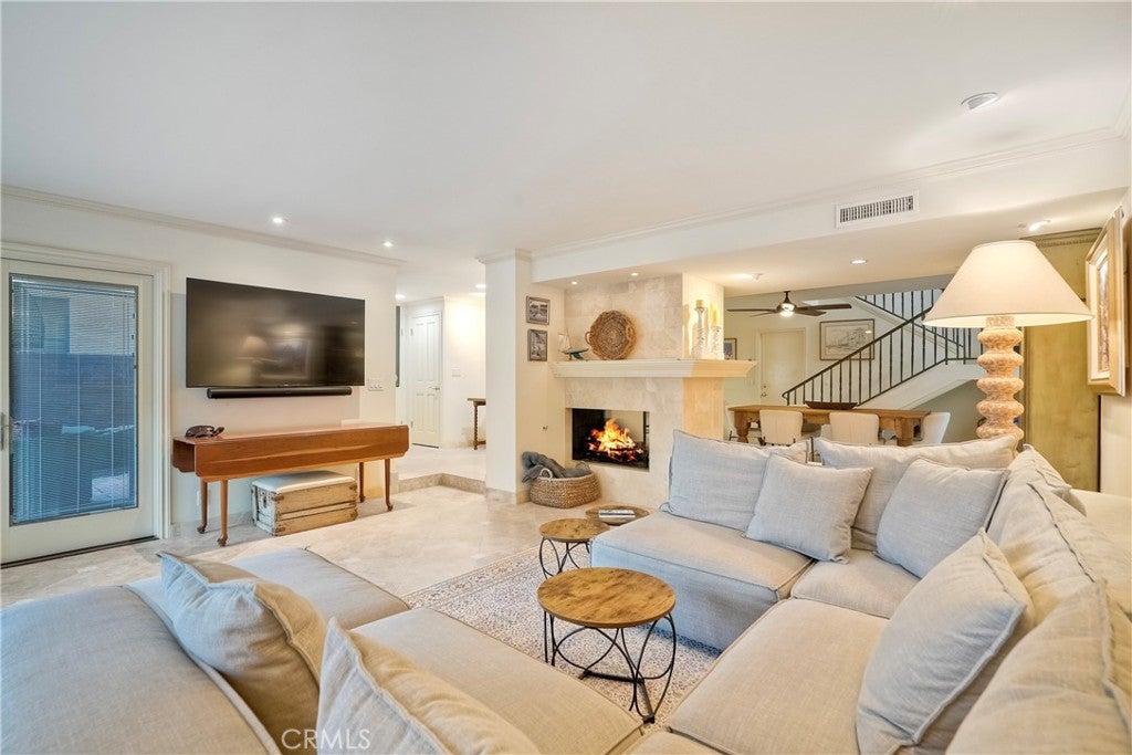 Newport Beach, California, 92661, United States, 4 Bedrooms Bedrooms, ,3 BathroomsBathrooms,Residential,Active,1894578