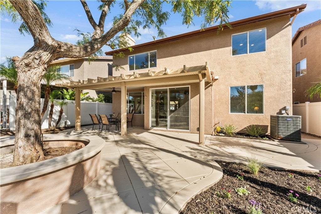 Rancho Santa Margarita, California, 92688, United States, 6 Bedrooms Bedrooms, ,3 BathroomsBathrooms,Residential,Active,2010204