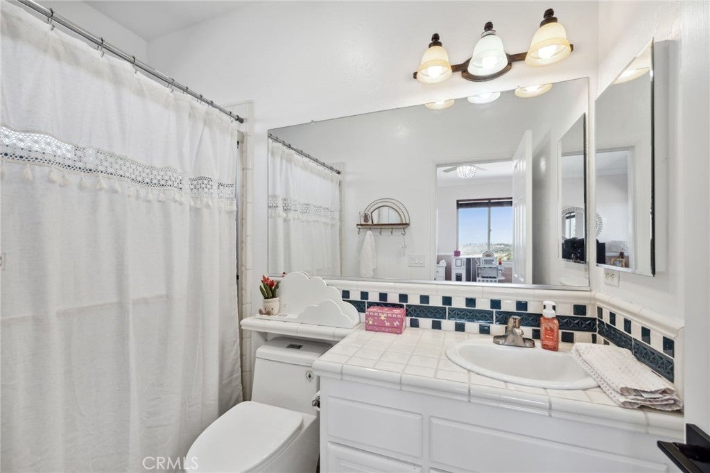 Yucaipa, California, 92399, United States, 4 Bedrooms Bedrooms, ,6 BathroomsBathrooms,Residential,Active,1858722