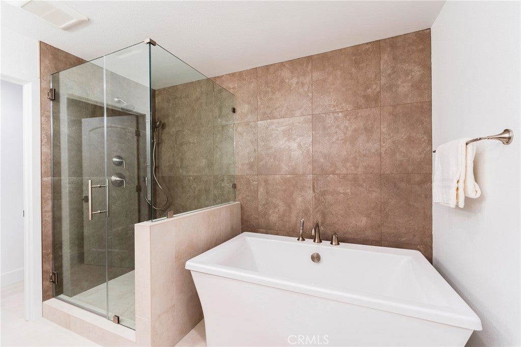 Corona Del Mar, California, 92625, United States, 3 Bedrooms Bedrooms, ,2 BathroomsBathrooms,Residential,Active,2008348