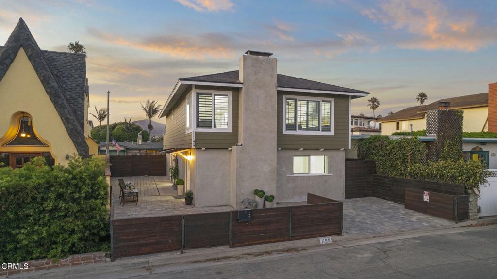 Ventura, California, 93001, United States, 4 Bedrooms Bedrooms, ,3 BathroomsBathrooms,Residential,Active,1926891