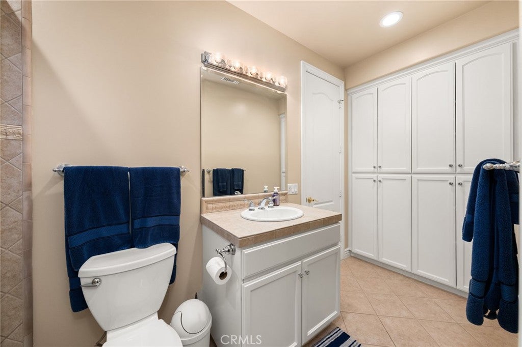 Corona, California, 92881, United States, 4 Bedrooms Bedrooms, ,5 BathroomsBathrooms,Residential,Active,1810439