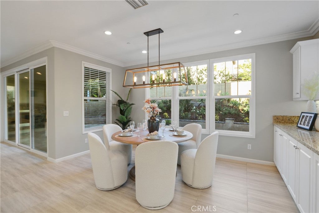 Irvine, California, 92618, United States, 4 Bedrooms Bedrooms, ,5 BathroomsBathrooms,Residential,Pending,2007263