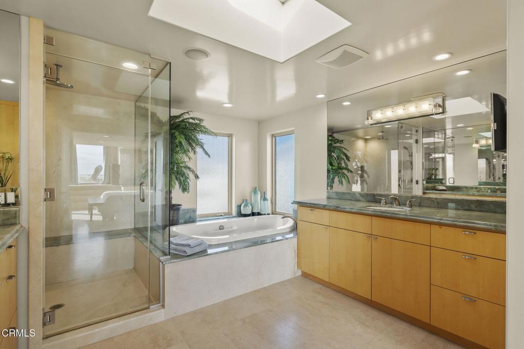 Oxnard, California, 93035, United States, 4 Bedrooms Bedrooms, ,3 BathroomsBathrooms,Residential,Active,2006988