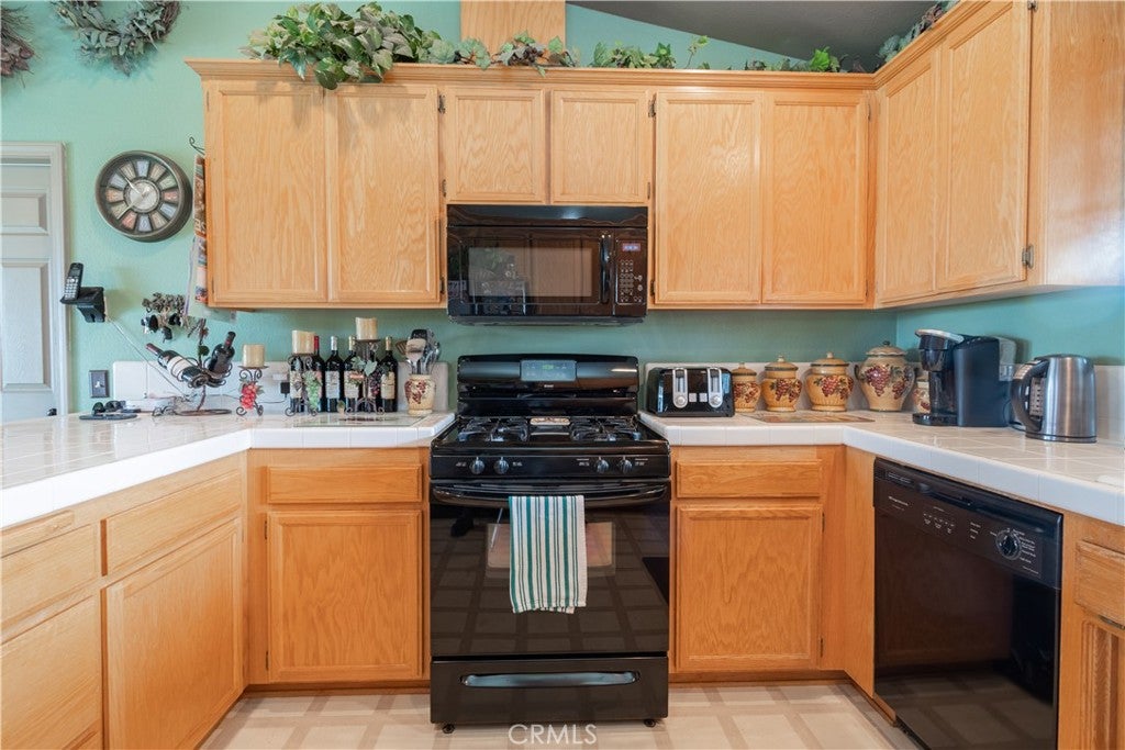 Paso Robles, California, 93446, United States, 3 Bedrooms Bedrooms, ,2 BathroomsBathrooms,Residential,Active,1985552