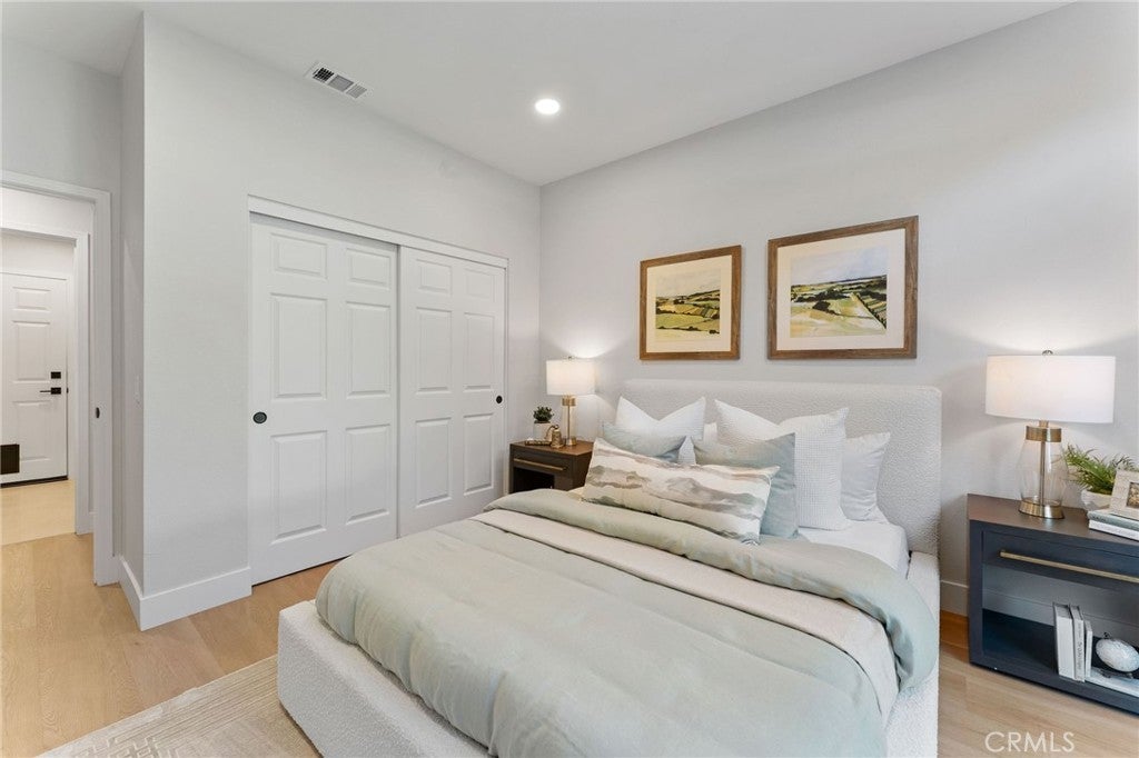 Costa Mesa, California, 92627, United States, 4 Bedrooms Bedrooms, ,3 BathroomsBathrooms,Residential,Contingent,1986895