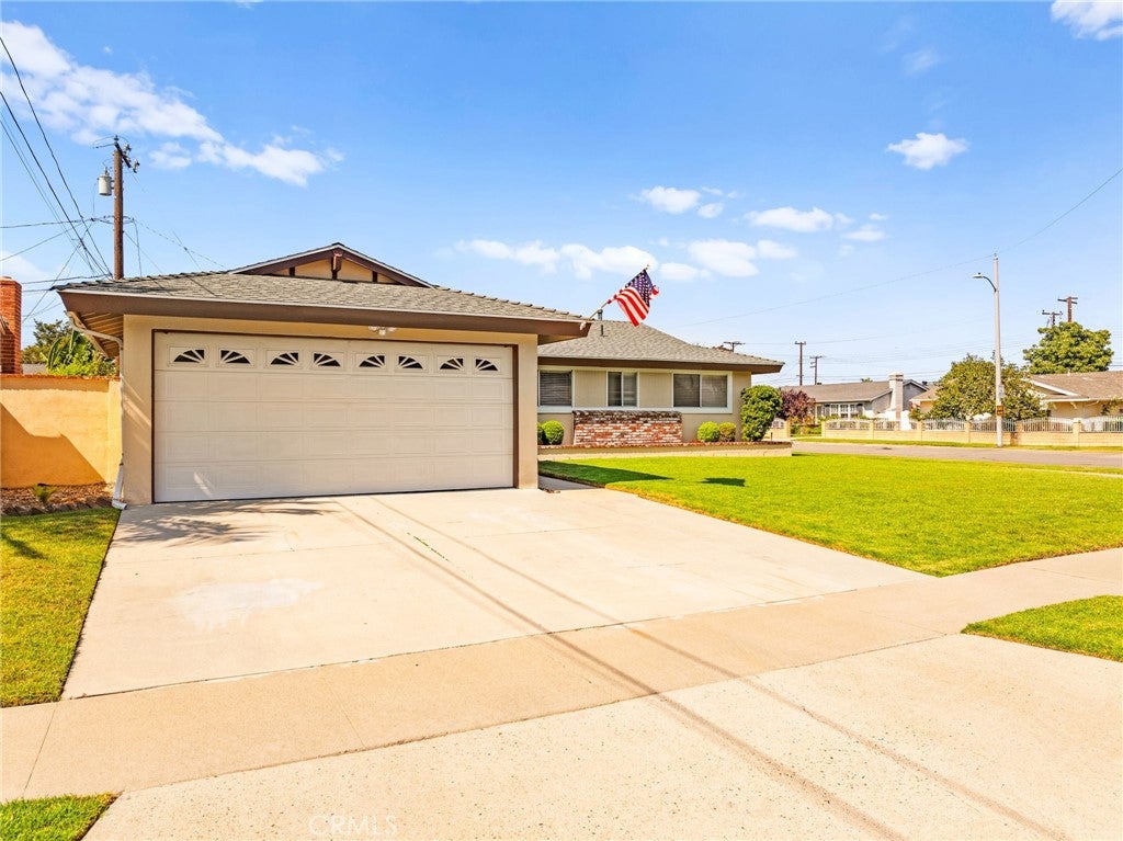 Garden Grove, California, 92845, United States, 4 Bedrooms Bedrooms, ,2 BathroomsBathrooms,Residential,Active,1915046
