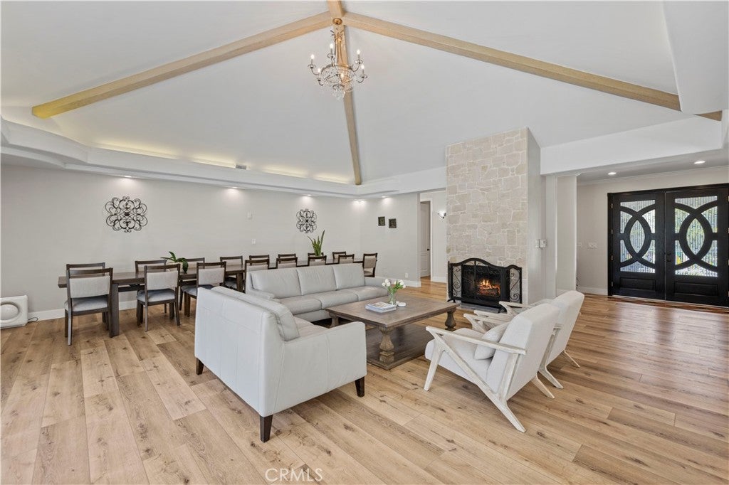 Northridge, California, 91325, United States, 4 Bedrooms Bedrooms, ,4 BathroomsBathrooms,Residential,Active,1936096