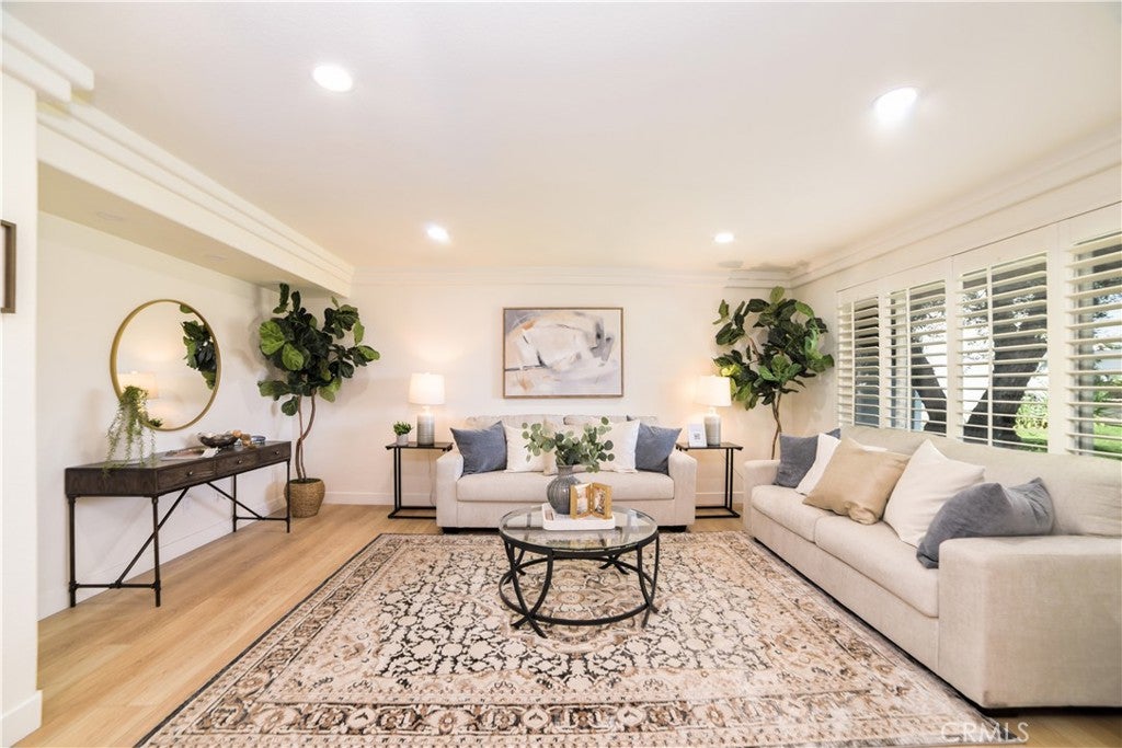 La Verne, California, 91750, United States, 3 Bedrooms Bedrooms, ,2 BathroomsBathrooms,Residential,Active,1998586