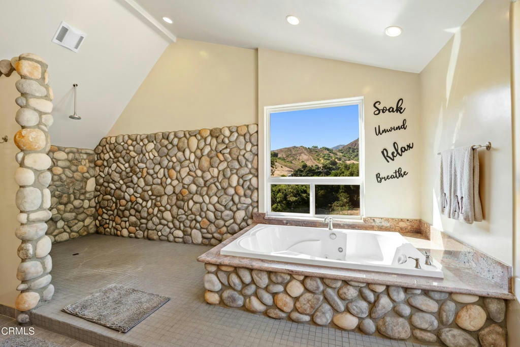 Santa Paula, California, 93060, United States, ,5 BathroomsBathrooms,Residential,Active,1756359