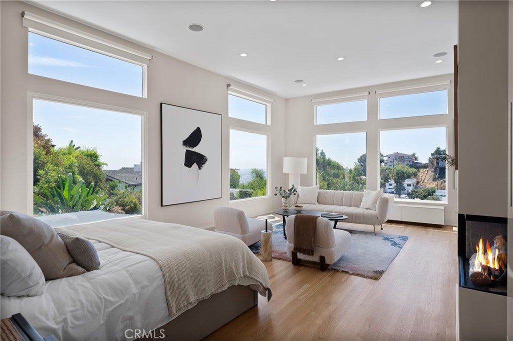 Los Angeles, California, 90069, United States, 3 Bedrooms Bedrooms, ,4 BathroomsBathrooms,Residential,Active,1959526