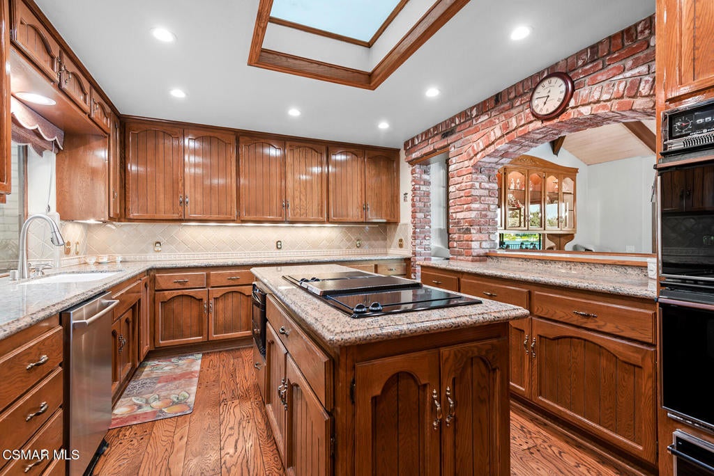 Westlake Village, California, 91361, United States, 3 Bedrooms Bedrooms, ,3 BathroomsBathrooms,Residential,Active,1926920