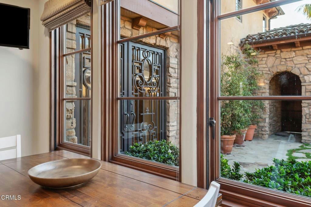 Ventura, California, 93001, United States, 3 Bedrooms Bedrooms, ,4 BathroomsBathrooms,Residential,Active,1756327