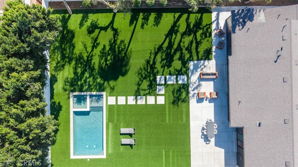 Northridge, California, 91325, United States, 4 Bedrooms Bedrooms, ,4 BathroomsBathrooms,Residential,Active,2030583