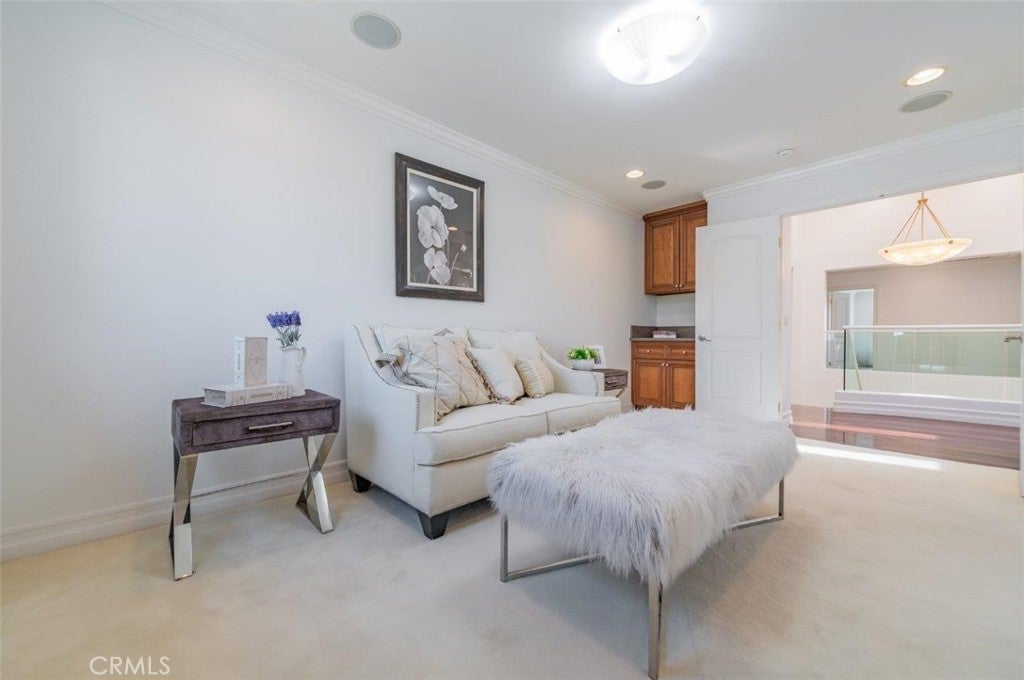 Pasadena, California, 91107, United States, 6 Bedrooms Bedrooms, ,5 BathroomsBathrooms,Residential,Active,1914920