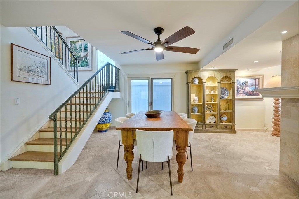Newport Beach, California, 92661, United States, 4 Bedrooms Bedrooms, ,3 BathroomsBathrooms,Residential,Active,1894578