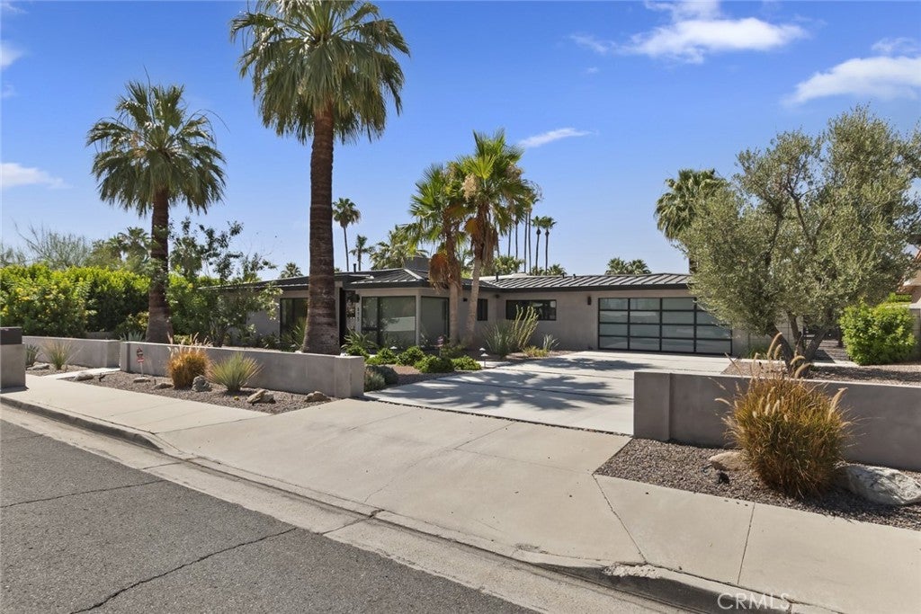 Palm Springs, California, 92264, United States, 4 Bedrooms Bedrooms, ,5 BathroomsBathrooms,Residential,Active,1999334