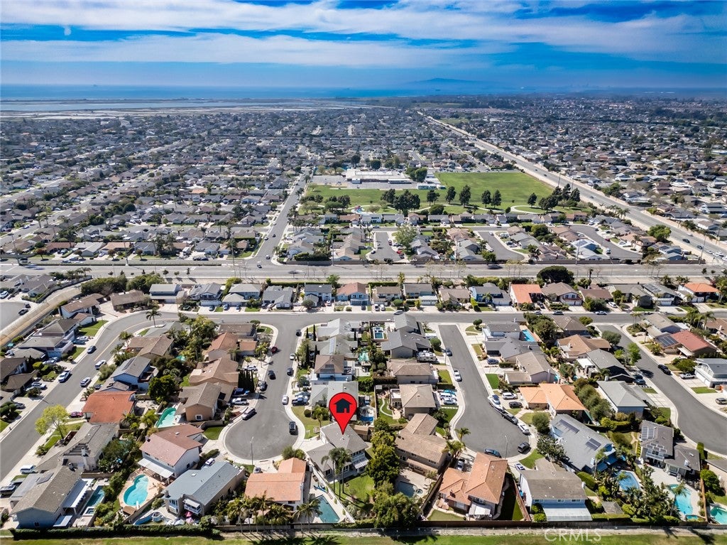 Huntington Beach, California, 92647, United States, 4 Bedrooms Bedrooms, ,3 BathroomsBathrooms,Residential,Active,2030516