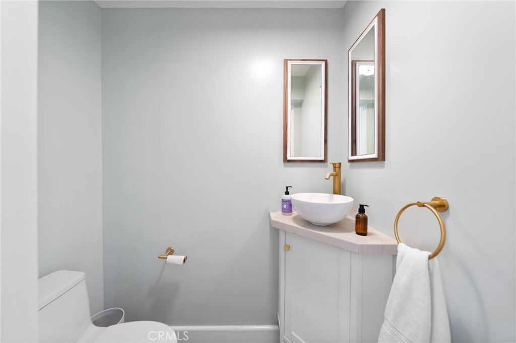 West Hollywood, California, 90069, United States, 3 Bedrooms Bedrooms, ,4 BathroomsBathrooms,Residential,Active,1922666