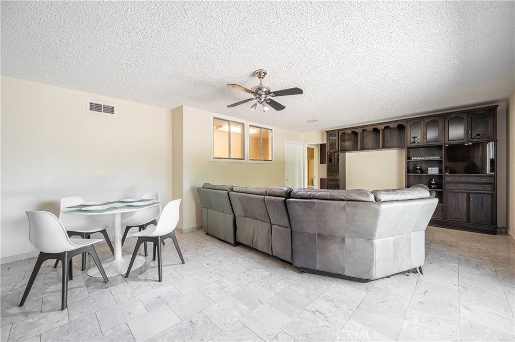 Burbank, California, 91501, United States, 5 Bedrooms Bedrooms, ,5 BathroomsBathrooms,Residential,Active,1943797