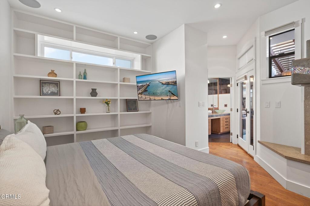 Oxnard, California, 93035, United States, 4 Bedrooms Bedrooms, ,3 BathroomsBathrooms,Residential,Active,1919384