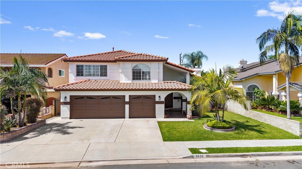 Downey, California, 90242, United States, 7 Bedrooms Bedrooms, ,6 BathroomsBathrooms,Residential,Contingent,1829948