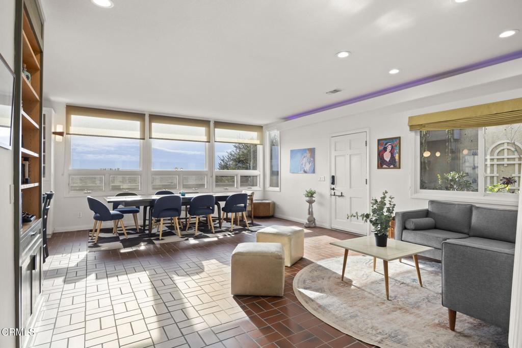 Oxnard, California, 93035, United States, 3 Bedrooms Bedrooms, ,4 BathroomsBathrooms,Residential,Active,1905342