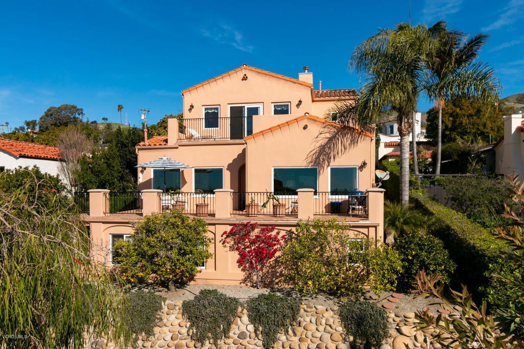 Ventura, California, 93001, United States, 4 Bedrooms Bedrooms, ,4 BathroomsBathrooms,Residential,Contingent,1944037