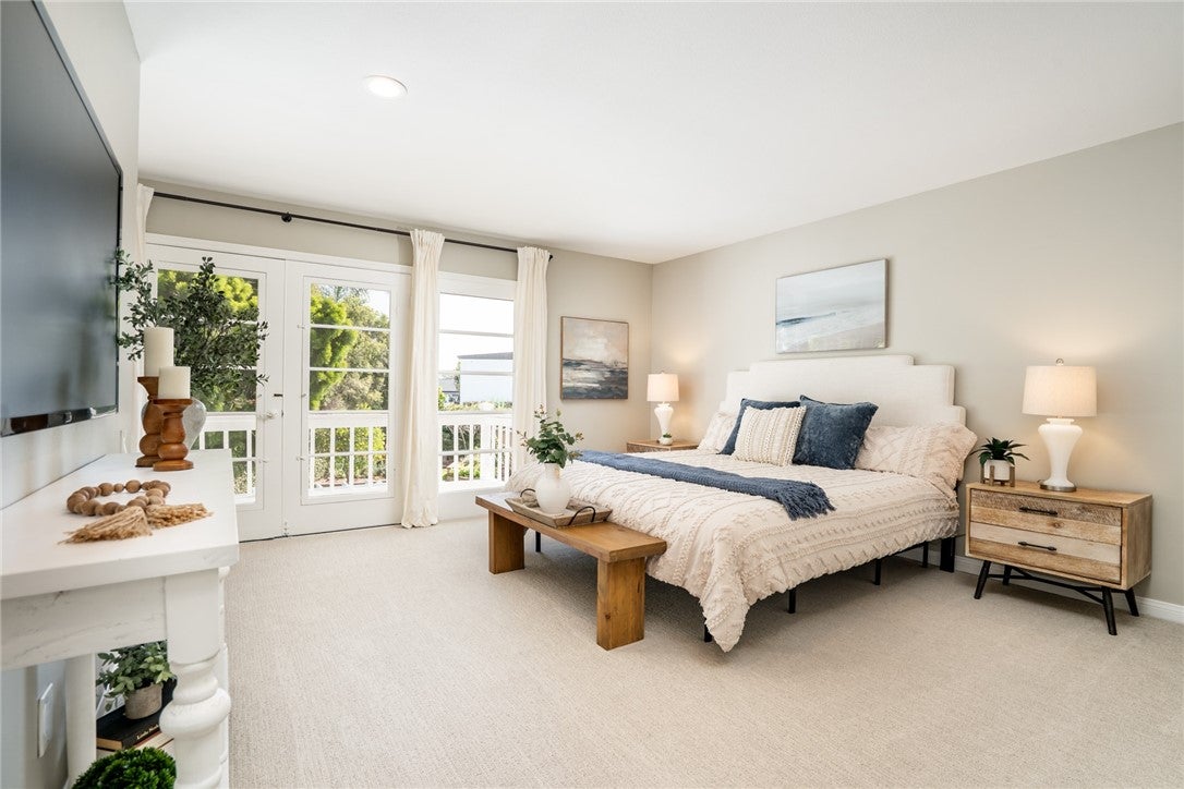 Huntington Beach, California, 92647, United States, 4 Bedrooms Bedrooms, ,3 BathroomsBathrooms,Residential,Active,2030516
