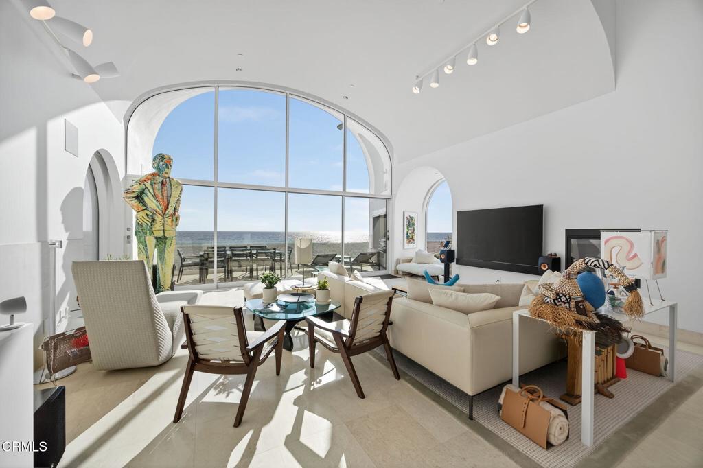 Oxnard, California, 93035, United States, 4 Bedrooms Bedrooms, ,5 BathroomsBathrooms,Residential,Active,1904736