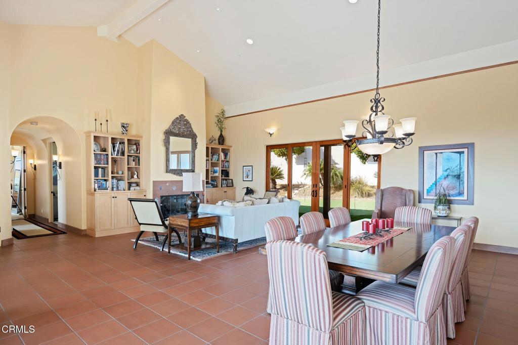 Ventura, California, 93001, United States, 3 Bedrooms Bedrooms, ,4 BathroomsBathrooms,Residential,Active,1748186