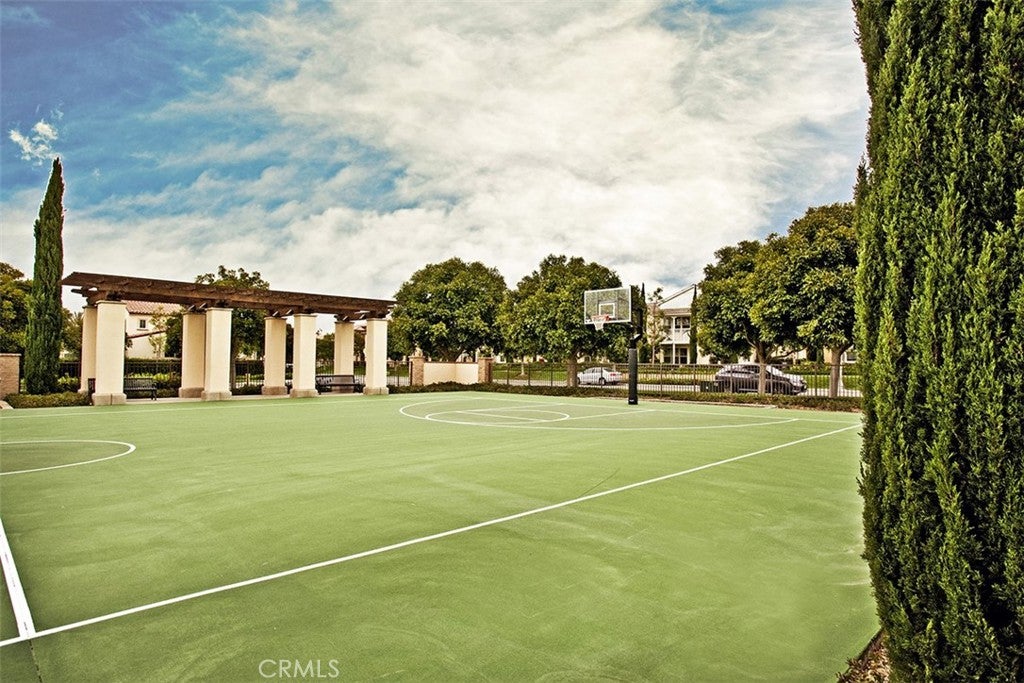 Irvine, California, 92618, United States, 3 Bedrooms Bedrooms, ,3 BathroomsBathrooms,Residential,Contingent,1986914