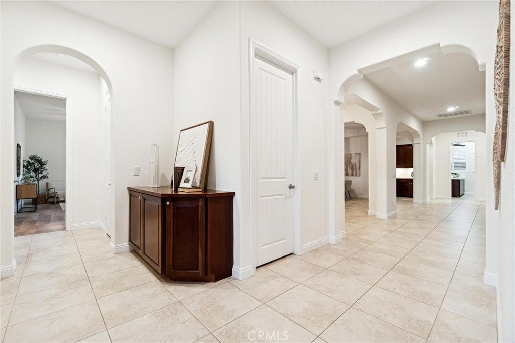 Canyon Country, California, 91387, United States, 3 Bedrooms Bedrooms, ,4 BathroomsBathrooms,Residential,Active,2015235