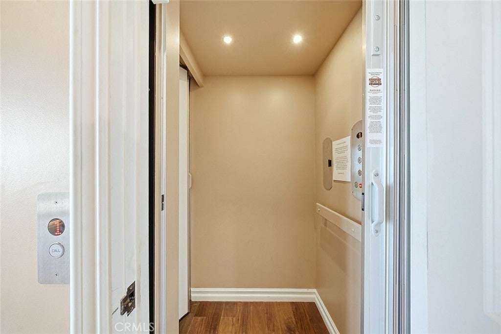 La Canada Flintridge, California, 91011, United States, 4 Bedrooms Bedrooms, ,5 BathroomsBathrooms,Residential,Active,2014608