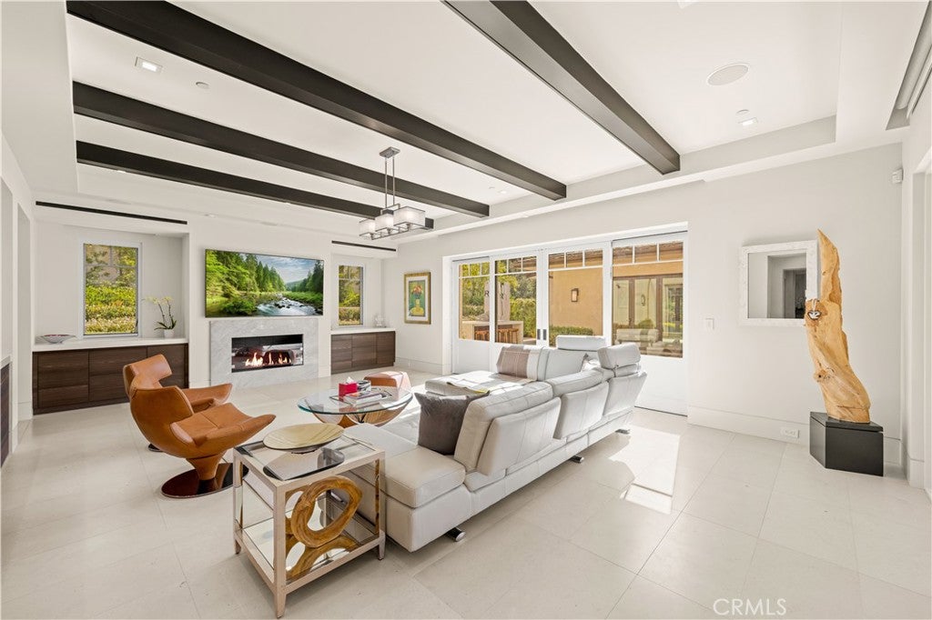 22588 Pacific Ln – image 11