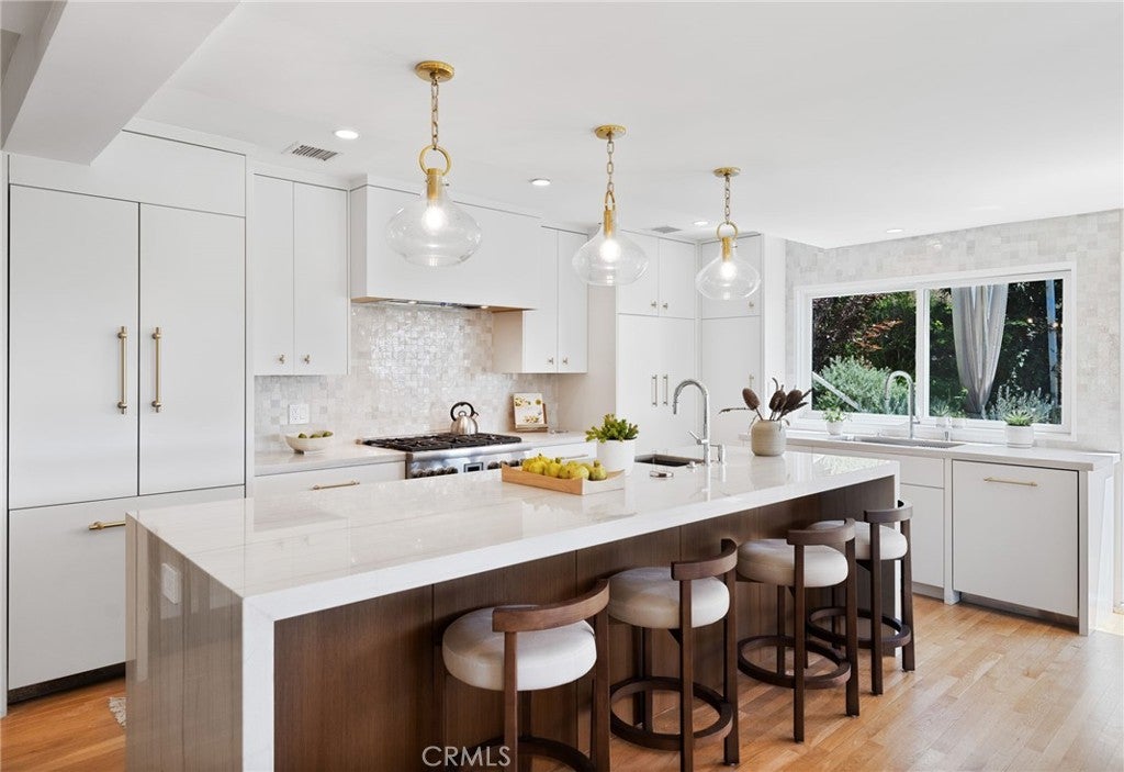 West Hollywood, California, 90069, United States, 3 Bedrooms Bedrooms, ,4 BathroomsBathrooms,Residential,Active,1922666