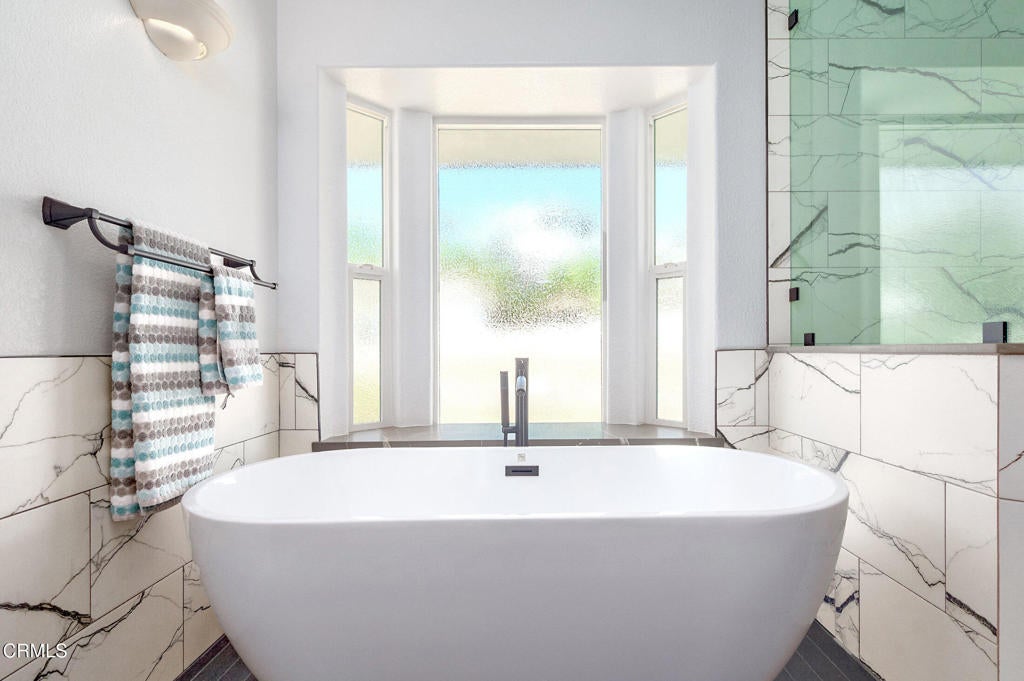 Camarillo, California, 93012, United States, 6 Bedrooms Bedrooms, ,4 BathroomsBathrooms,Residential,Active,1952615