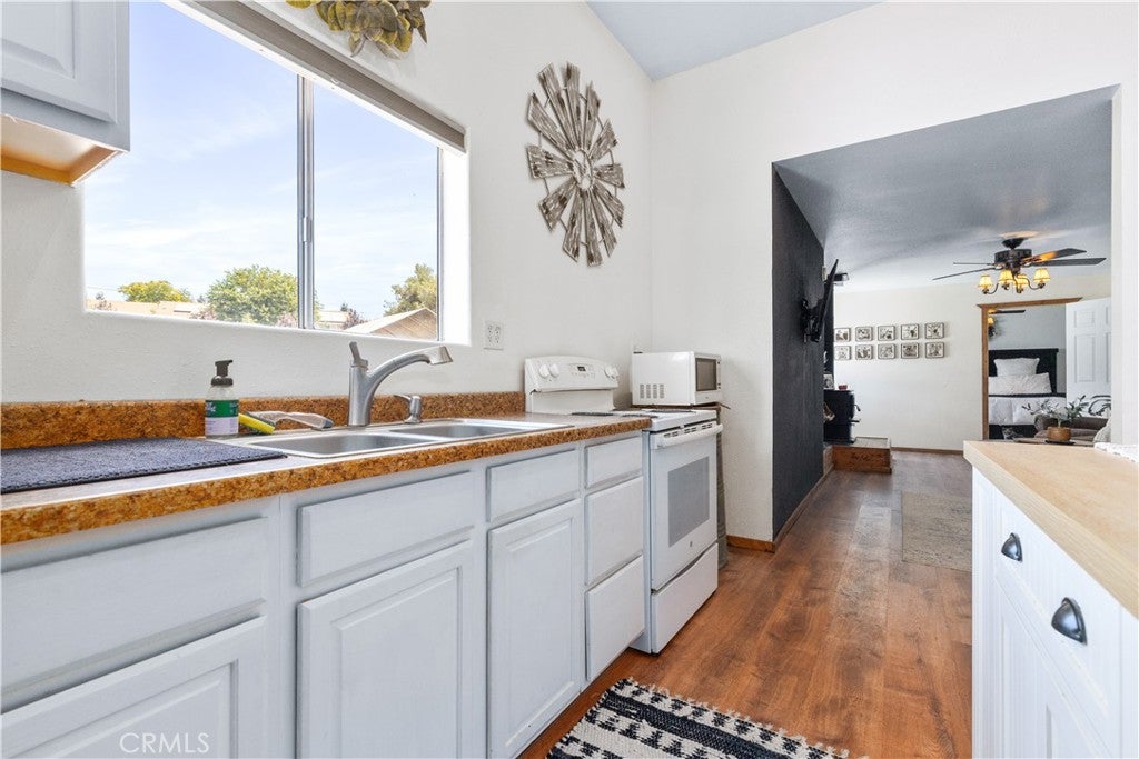 Paso Robles, California, 93446, United States, 7 Bedrooms Bedrooms, ,4 BathroomsBathrooms,Residential,Active,1904141