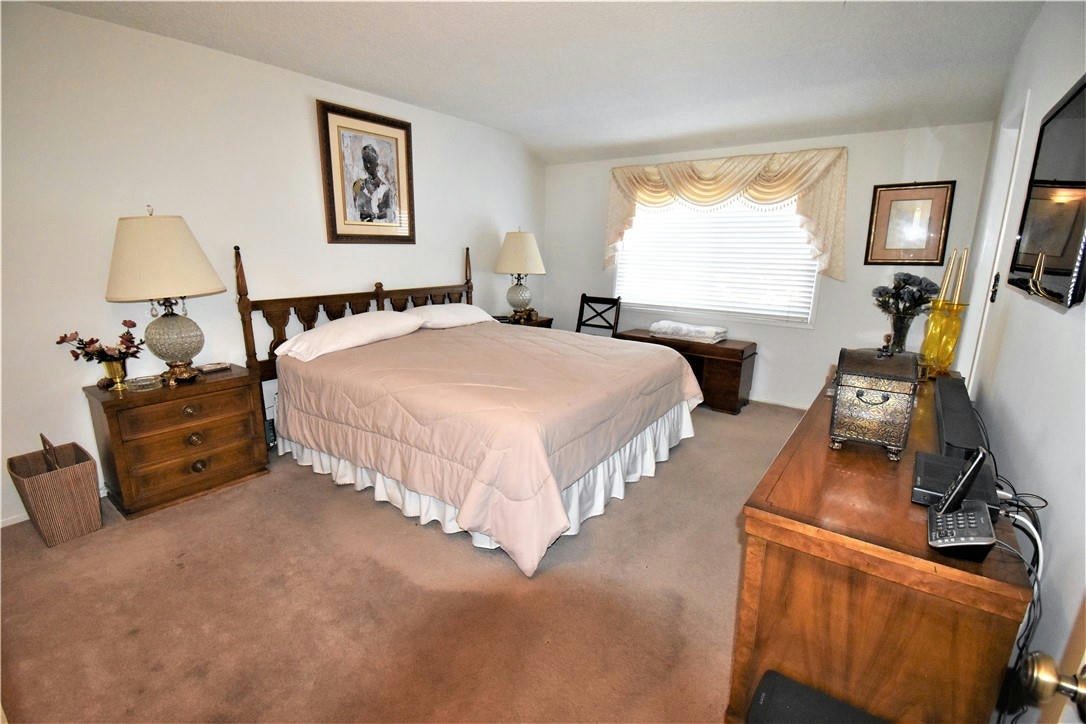 Seal Beach, California, 90740, United States, ,2 BathroomsBathrooms,Residential,Pending,1702937