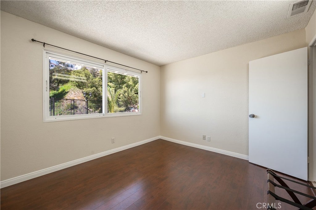 Burbank, California, 91501, United States, 5 Bedrooms Bedrooms, ,5 BathroomsBathrooms,Residential,Active,1943797