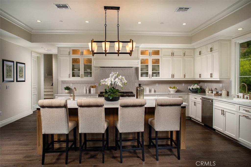 Diamond Bar, California, 91765, United States, 6 Bedrooms Bedrooms, ,7 BathroomsBathrooms,Residential,Active,1898223