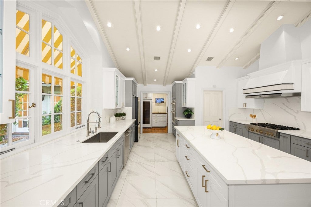 Arcadia, California, 91006, United States, 5 Bedrooms Bedrooms, ,6 BathroomsBathrooms,Residential,Active,1907985