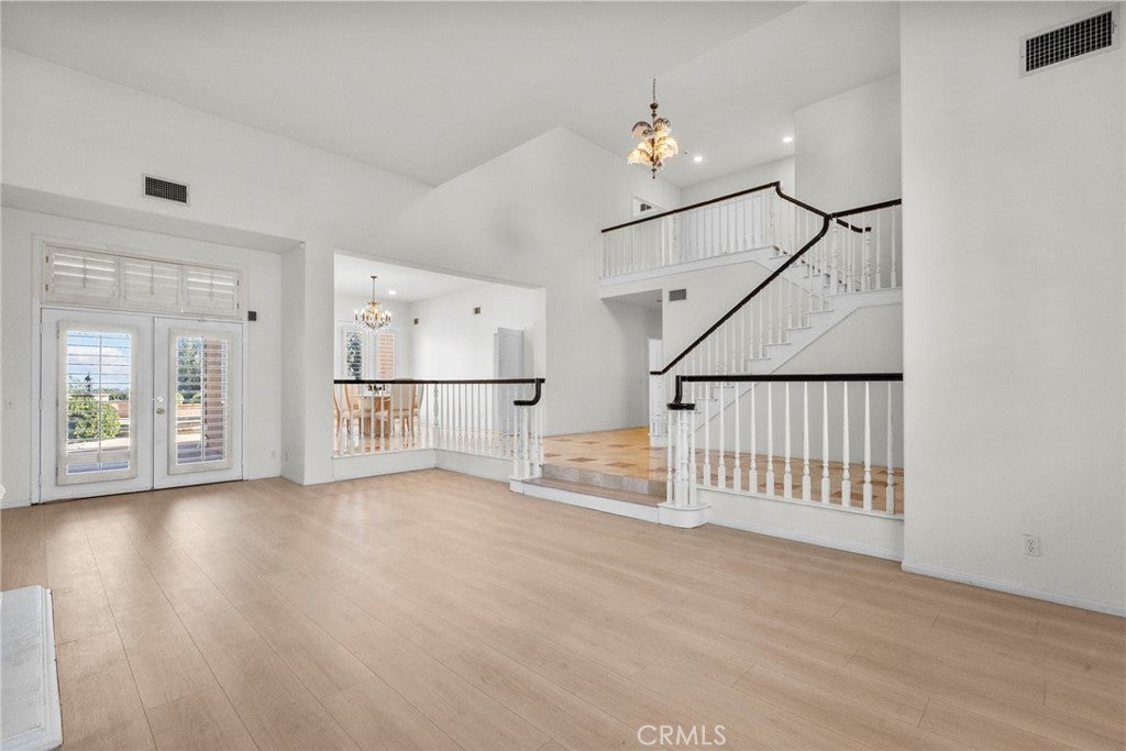 Canoga Park, California, 91304, United States, 5 Bedrooms Bedrooms, ,5 BathroomsBathrooms,Residential,Active,2006939