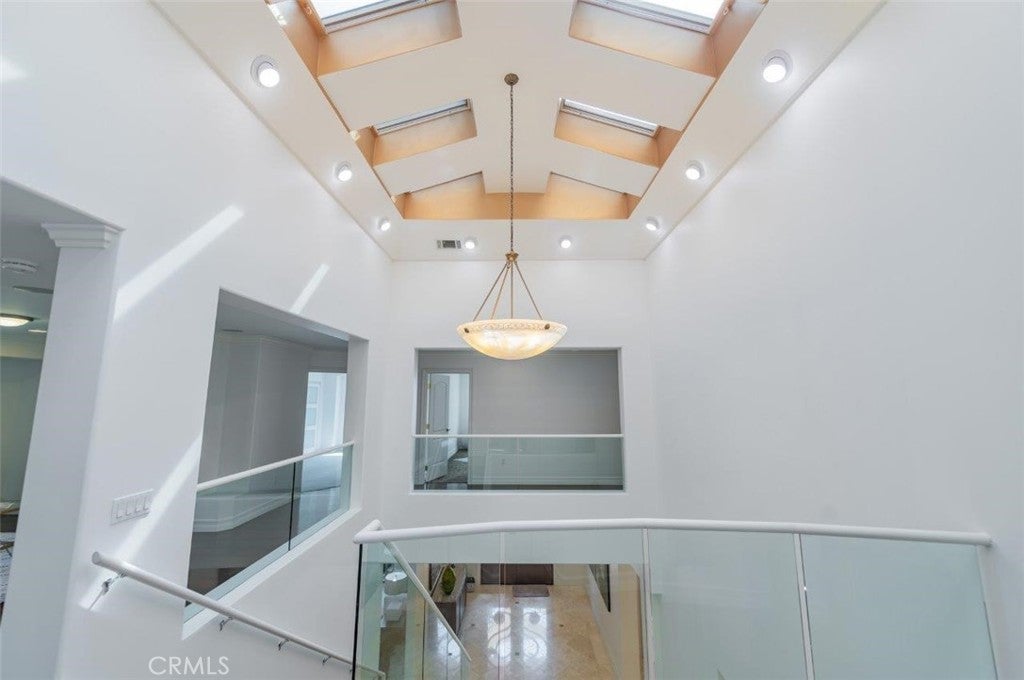 Pasadena, California, 91107, United States, 6 Bedrooms Bedrooms, ,5 BathroomsBathrooms,Residential,Active,1914920
